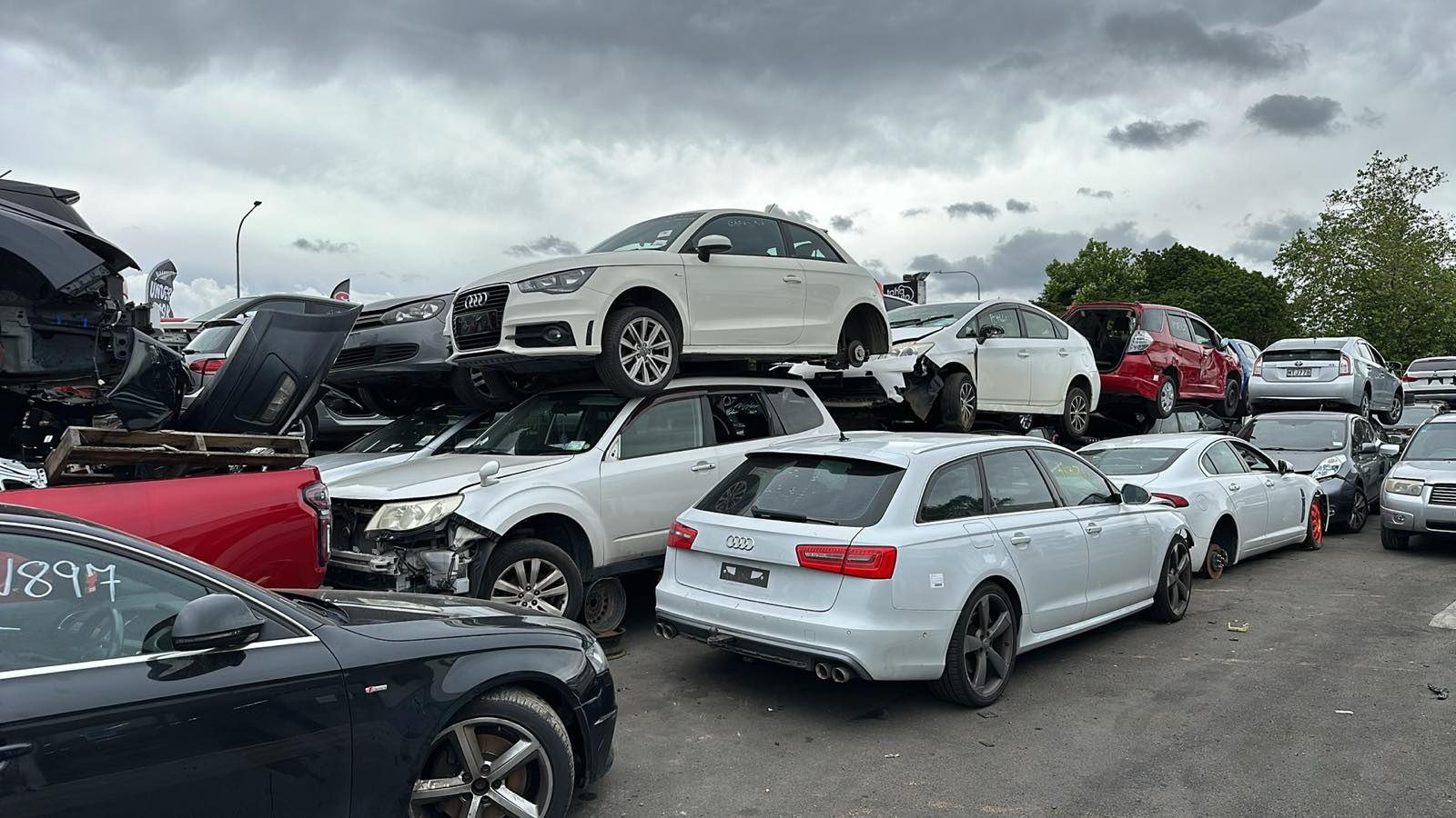 Free Car Removal in Auckland Scrap & Junk Cars Removal